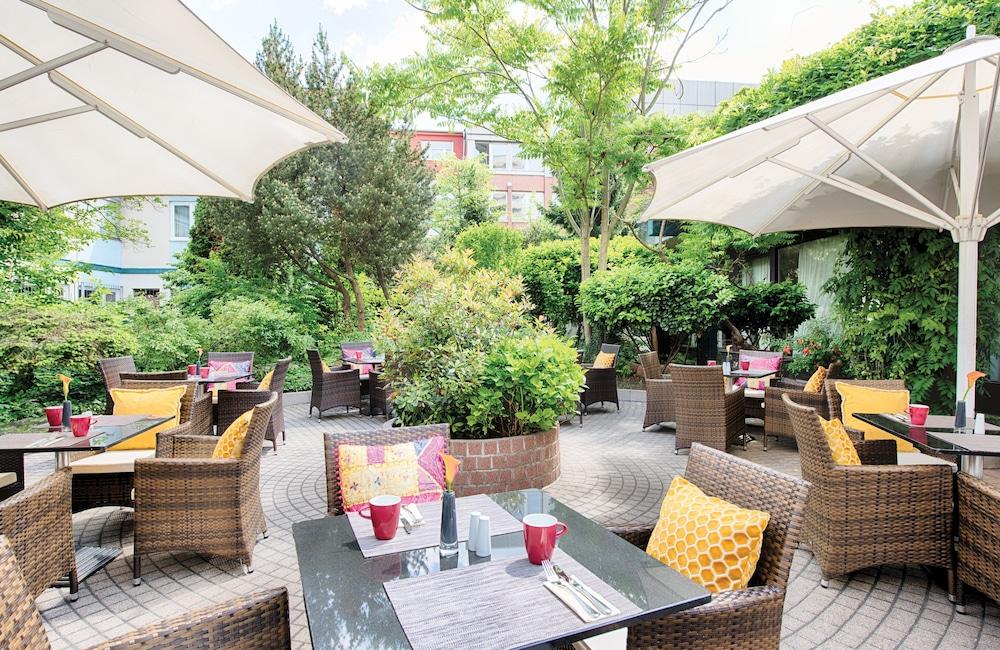 Leonardo Hotel Heidelberg City Center Екстериор снимка