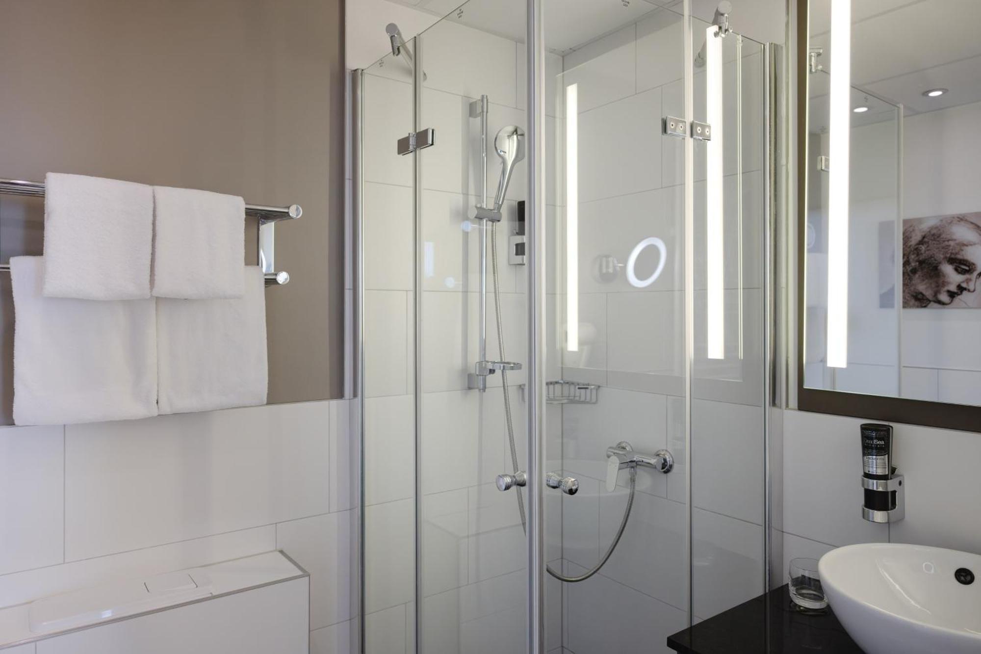 Leonardo Hotel Heidelberg City Center Екстериор снимка