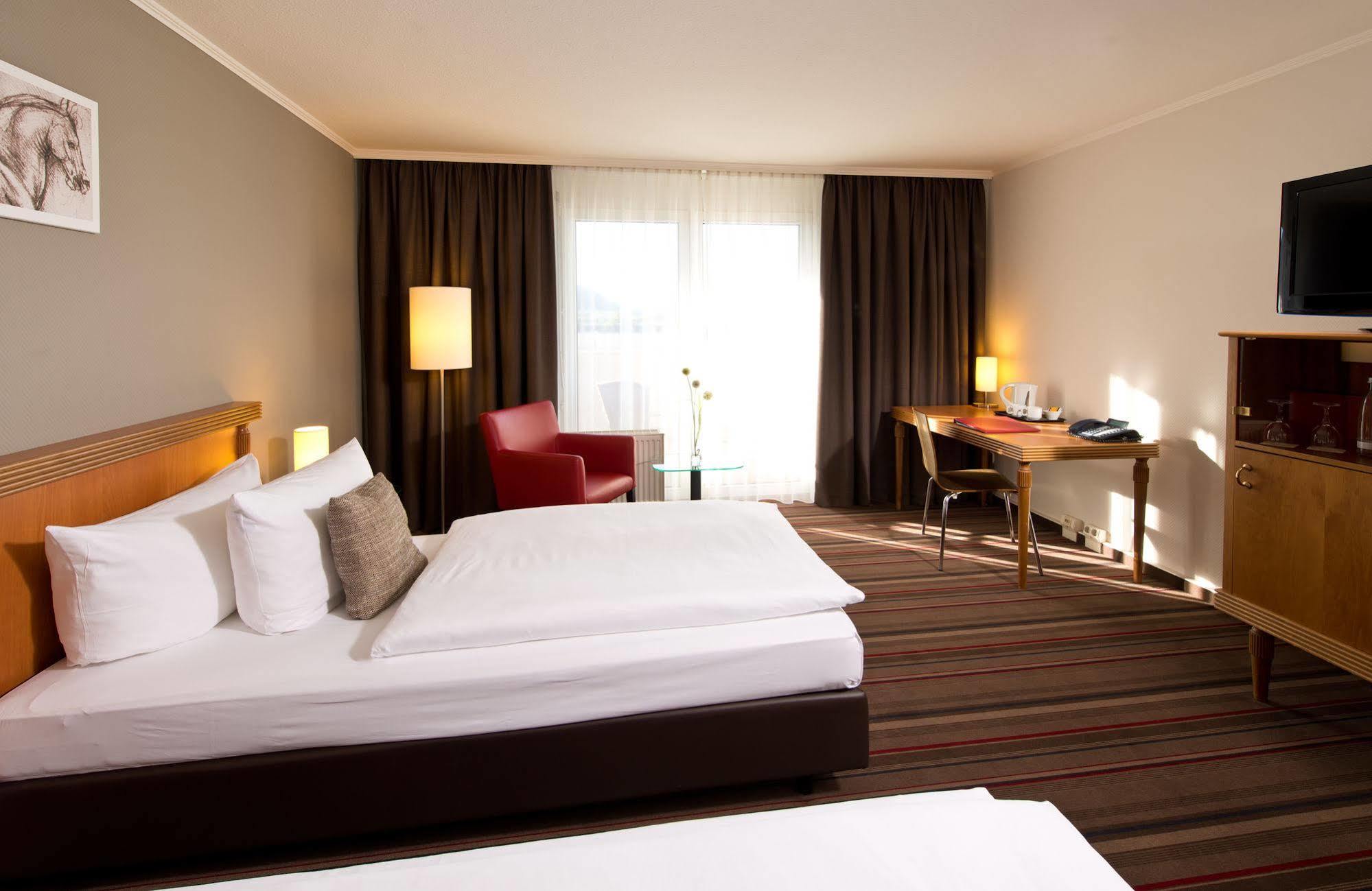 Leonardo Hotel Heidelberg City Center Екстериор снимка