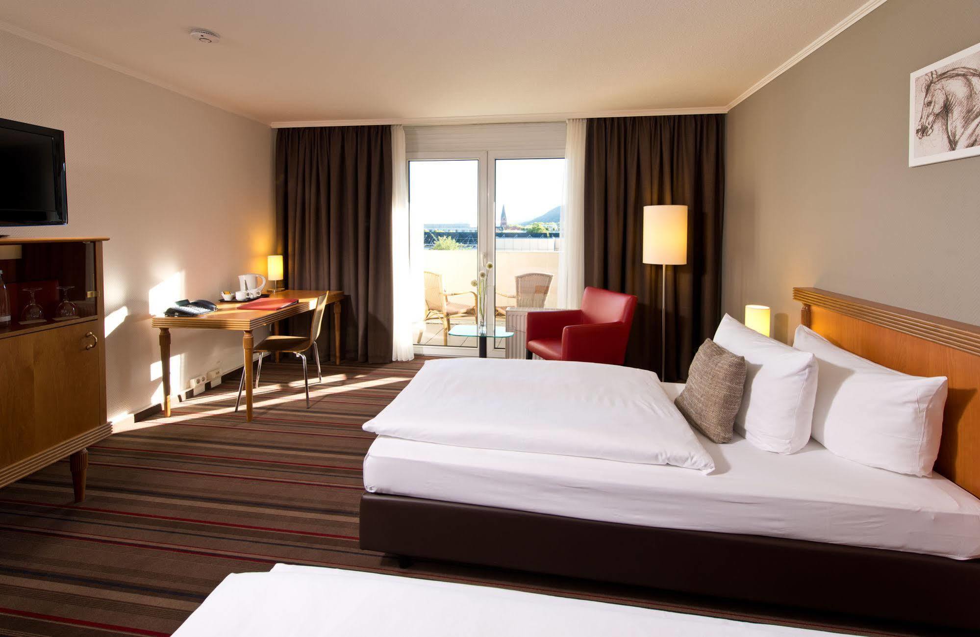 Leonardo Hotel Heidelberg City Center Екстериор снимка